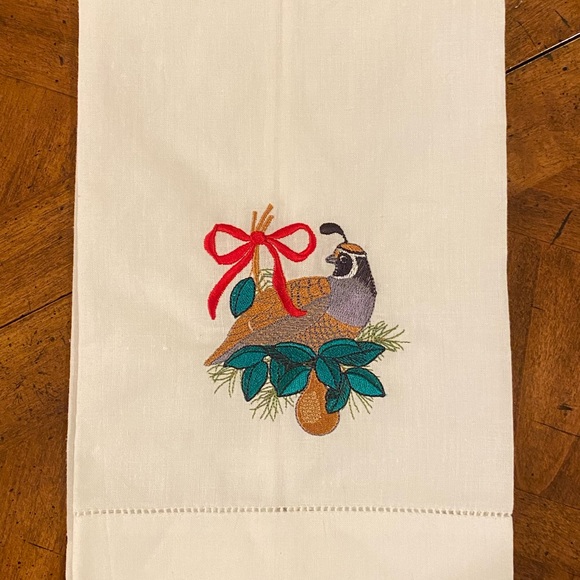 Pair of Festive Tea Towels with a Partridge in a Pear a tree Design - Picture 3 of 7